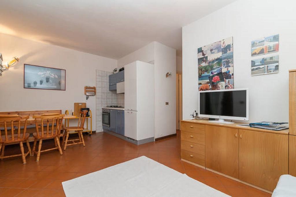 Villino Sunshine S8989 Villa Santa Margherita di Pula Ruang foto