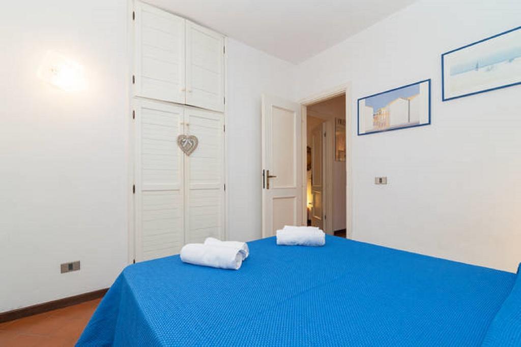 Villino Sunshine S8989 Villa Santa Margherita di Pula Ruang foto